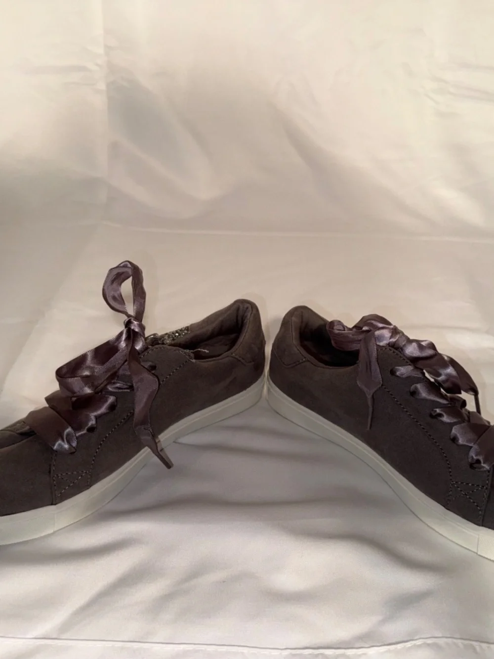 Gray Glitter Sneakers Satin Ribbon Laces Side Zip Girls Size 3 NWT